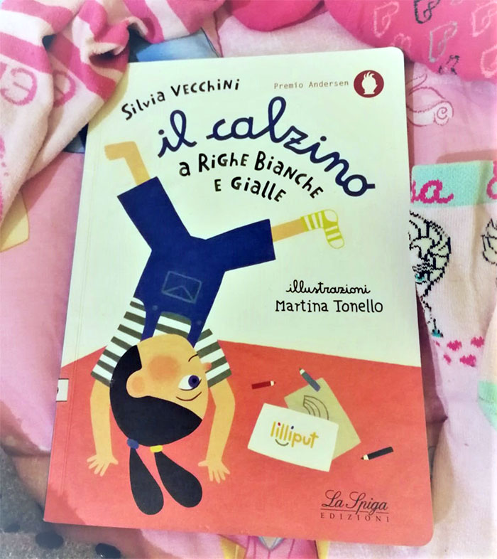 Il calzino a righe bianche e gialle” – libricino