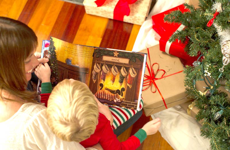 Natale Sotto L Albero.Primo Appuntamento Libri Per Natale Sotto L Albero Scorta Di Libri Per Bambini Babbo Natale Ama Leggere Come Voi Libricino Libri Fiabe E Favole Per Bambini E Ragazzi Recensioni